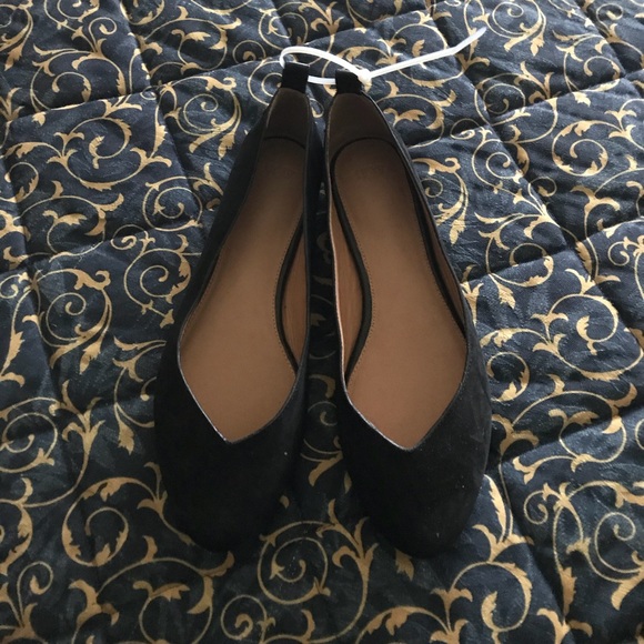 UGG Black Suede Leather Ballet Flats Size 7.5 | Gently Used | Cozy & Chic - Picture 2 of 5